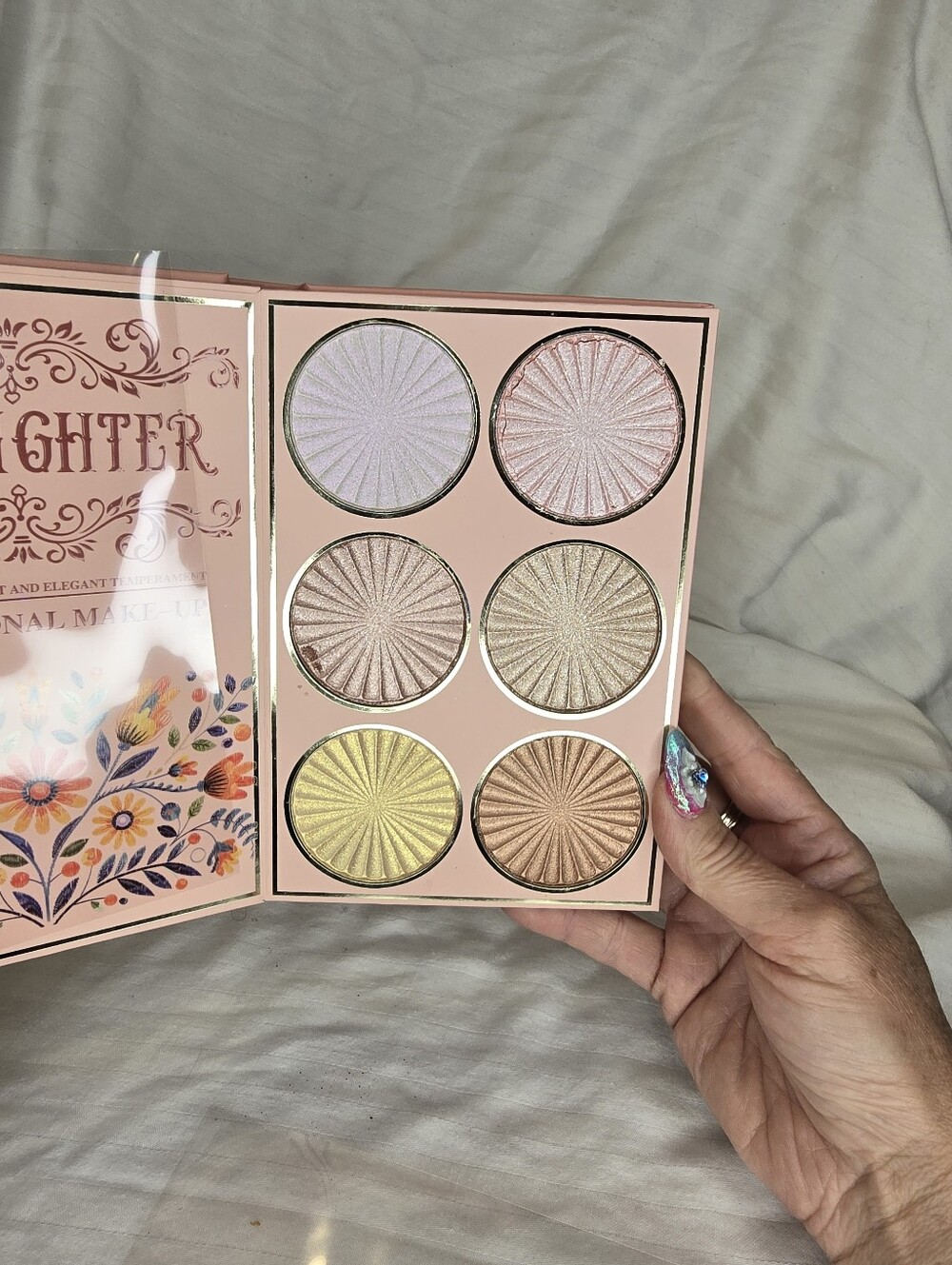 Girabella Full Face Makeup Kit. - Picture 3 of 5